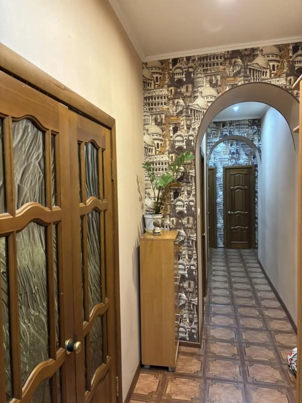 Продаётся уютная трехкомнатная квартира площадью 79.7 квадратных метров на втором этаже пятиэтажного - Новотроицк