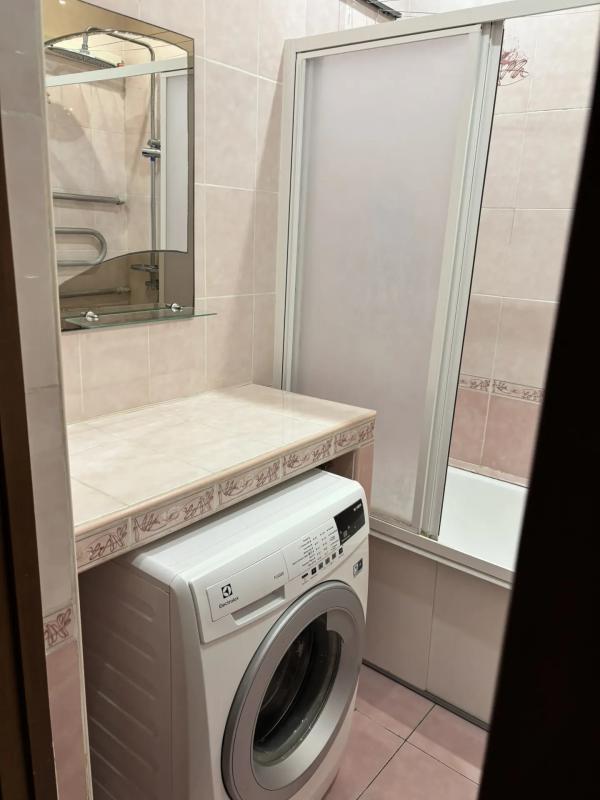 Продаётся уютная трехкомнатная квартира площадью 79.7 квадратных метров на втором этаже пятиэтажного - Новотроицк