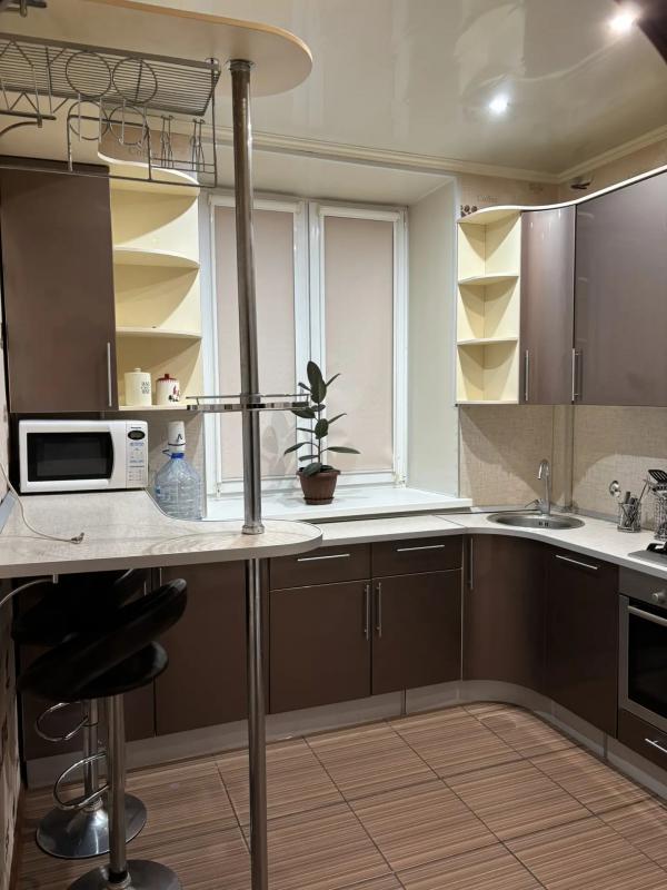 Продаётся уютная трехкомнатная квартира площадью 79.7 квадратных метров на втором этаже пятиэтажного - Новотроицк