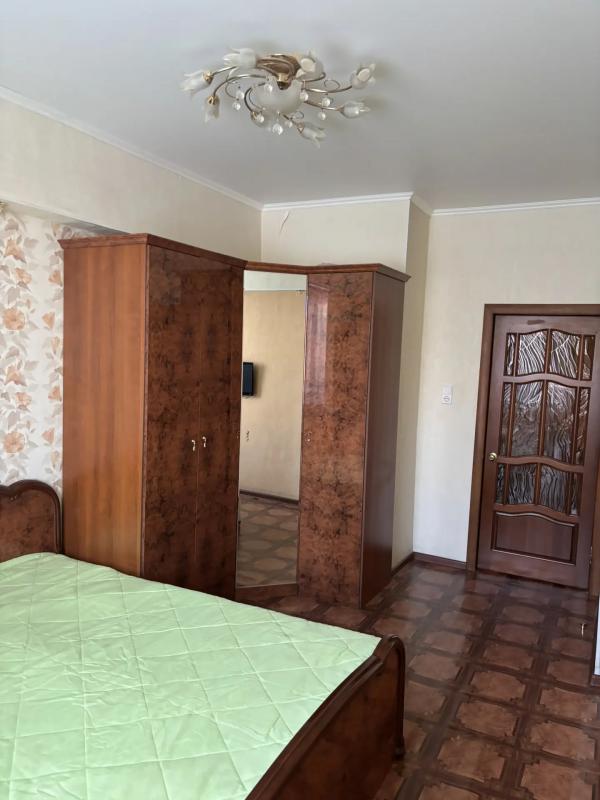 Продаётся уютная трехкомнатная квартира площадью 79.7 квадратных метров на втором этаже пятиэтажного - Новотроицк