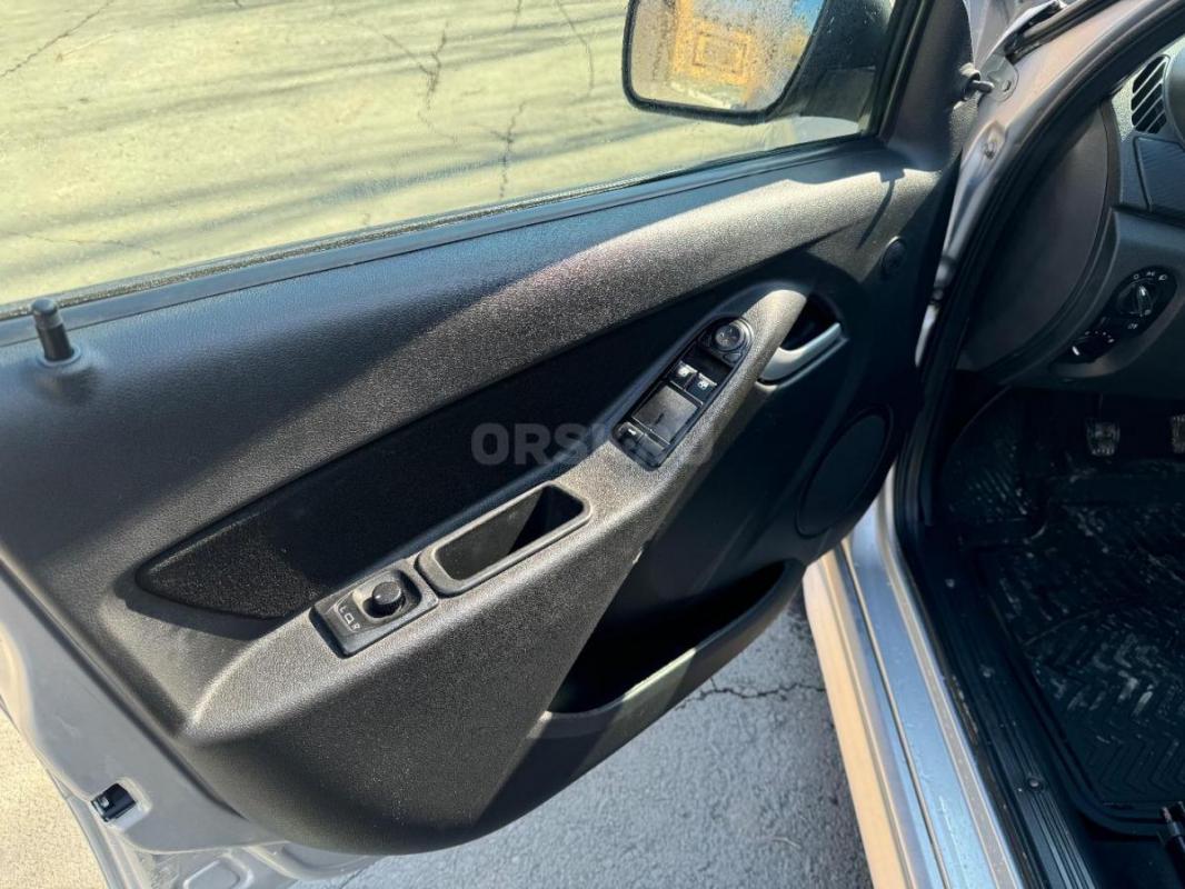 Калина 2 2013 года 
Эур 
Сигнализация 
Электро зеркала 
Музыка 
Чистый салон 
Цена 400 тр 
Ор - Орск