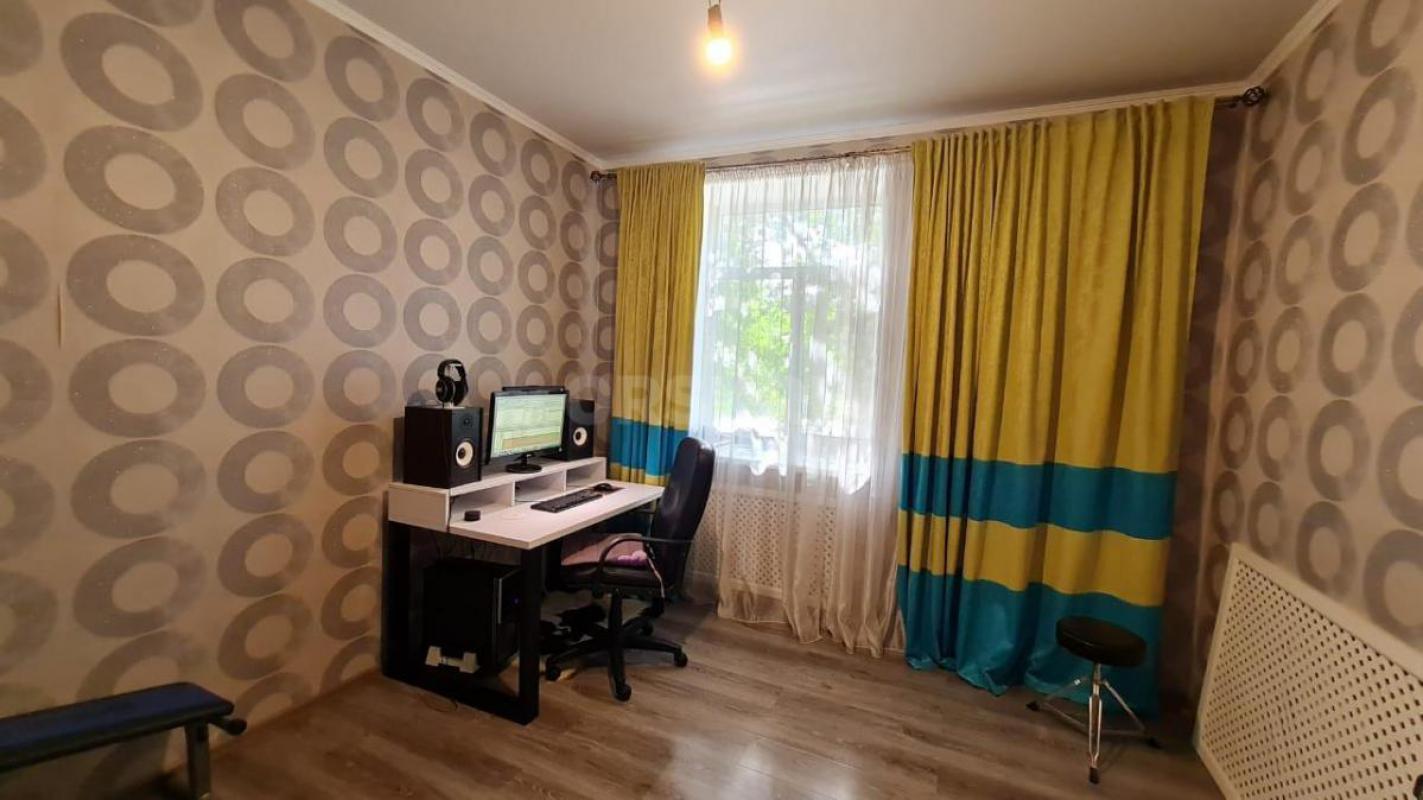 Абалденная 3-х комнатная квартира "Сталинской" постройки, с высокими потолками и п - Орск