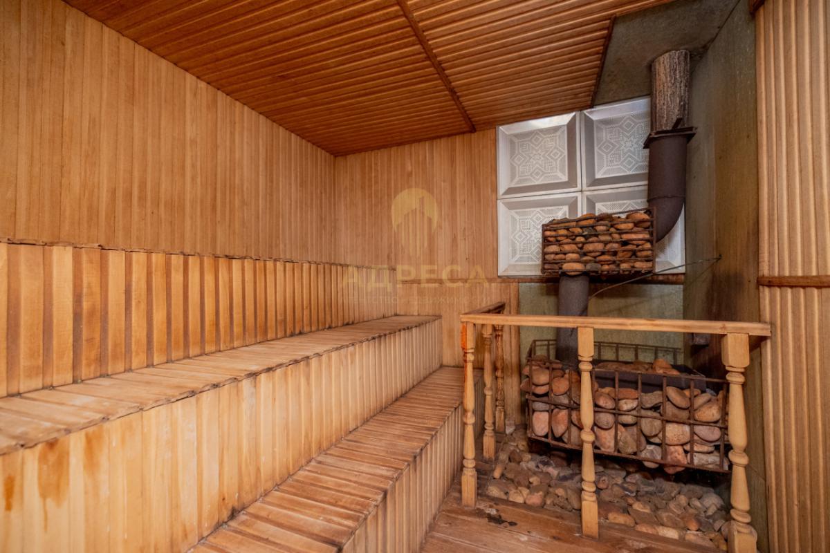 Продаём просторный и надёжный двухэтажный дом для большой семьи. - имени 9 Января