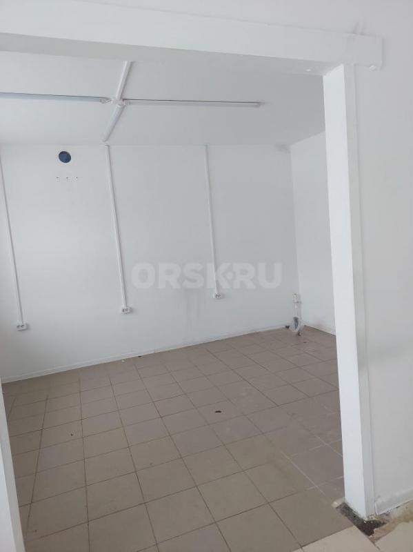 Продам нежилое торговое помещение 107 кв. - Орск
