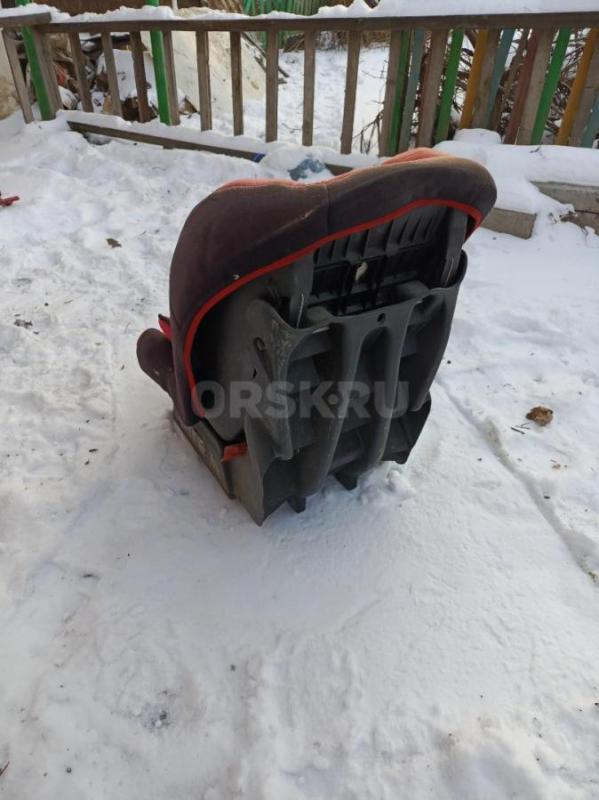 Срочно продам детское авто кресло INFINITI, требуется постирать чехлы, немного запылилось в гараже, - Орск