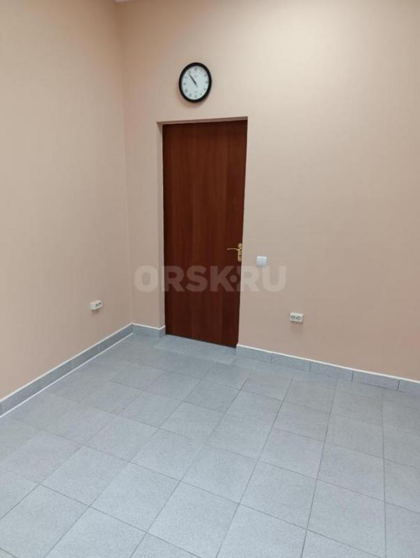 Кабинеты два по 12 м2 , один 15 м2 в отдельно стоящем 2-ух этажном здании под любой вид деятельности - Орск