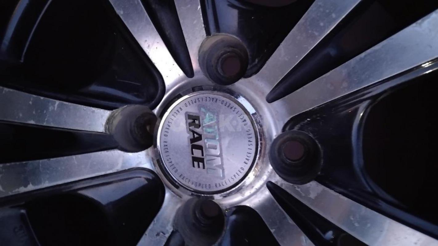 Продам комплект летней резины,на литых дисках, в отличном состоянии,2025 г. - Орск