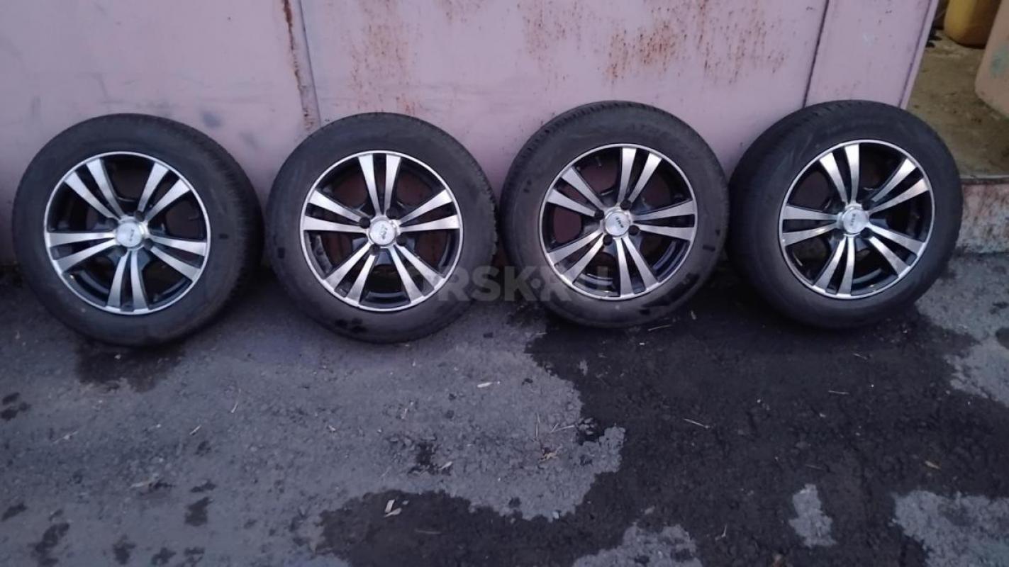 Продам комплект летней резины,на литых дисках, в отличном состоянии,2025 г. - Орск