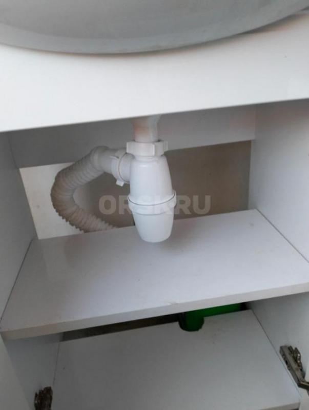 Продам раковину и тумбочка в ванную отличное состояние с сифоном - Оренбург