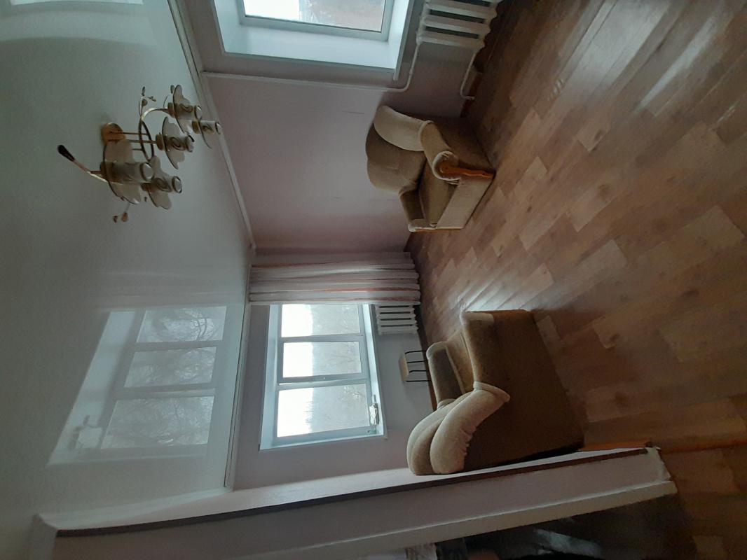 Продам 1-комнатную квартиру 30,2 м² на 4 этаже 5-этажного кирпичного дома (1967 г.) по адресу: г. - Новотроицк