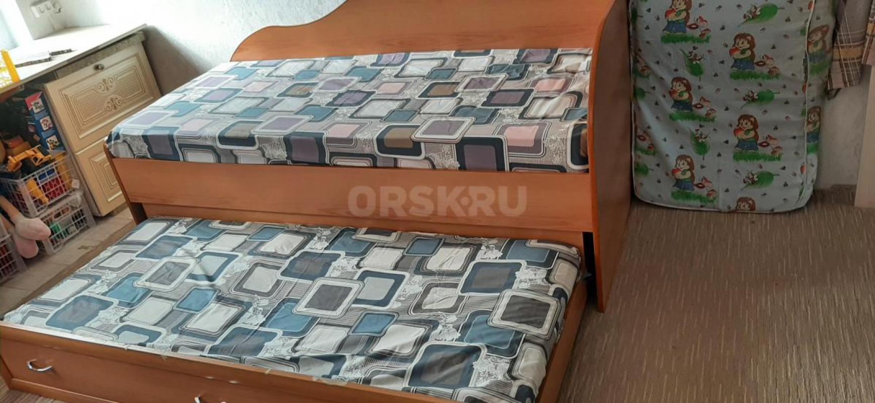 Срочно продам двухярусную выдвижную кровать 200×95.... - Орск