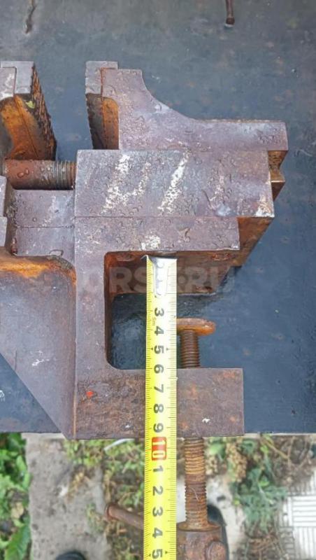 Тиски металлические практически новые вес 13.5 кг по.. - Орск