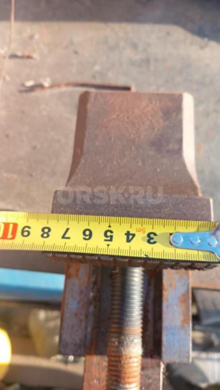 Тиски металлические практически новые вес 13.5 кг по.. - Орск