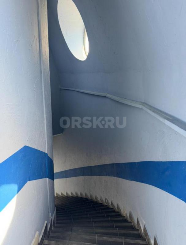 Сдам в аренду Помешение в центре пр Ленина 41Б на 2 этаже(Купол)с левой стороны ДК Нефтянник. - Орск