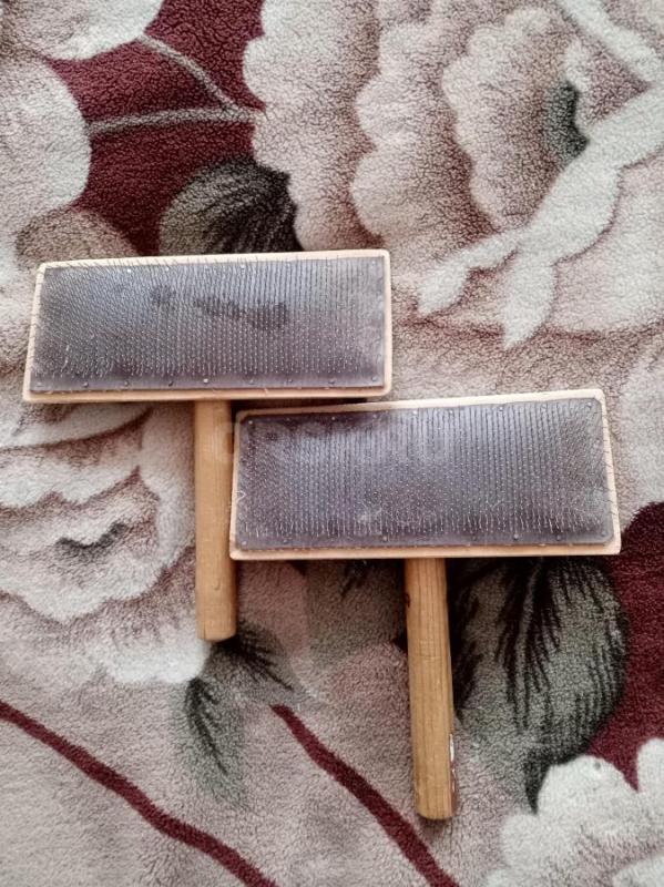 Продам краску для шленки, шленку, чески для пуха новые, прялку в  рабочем состоянии. - Орск