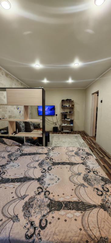 Продаётся уютная 1‑комнатная квартира 1-й этаж с лоджией!!! - Новотроицк