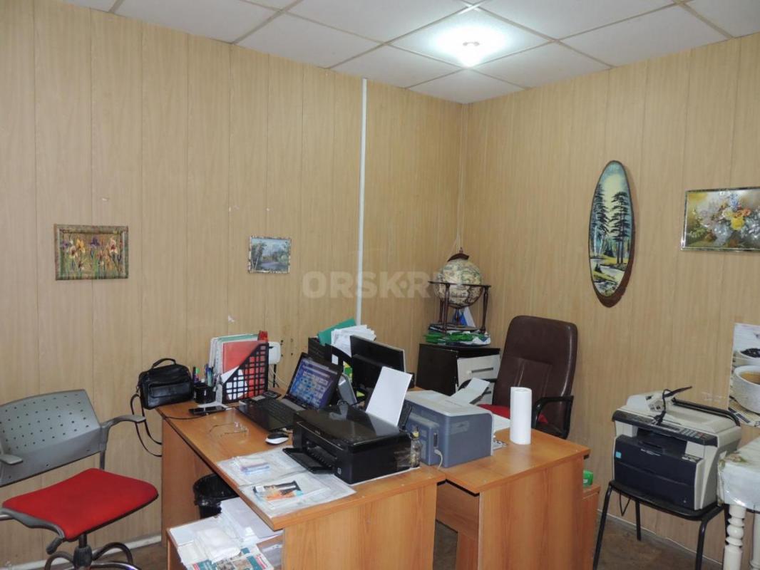 Продам отдельно стоящее здание коммерческого назначения (готовый функционирующий бизнес)  в одном из - Орск