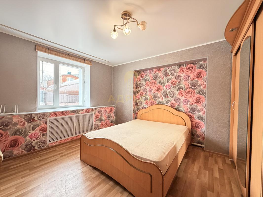 Продаётся дом для большой семьи в поселке Павловка, со всей необходимой инфраструктурой для комфортн - Павловка