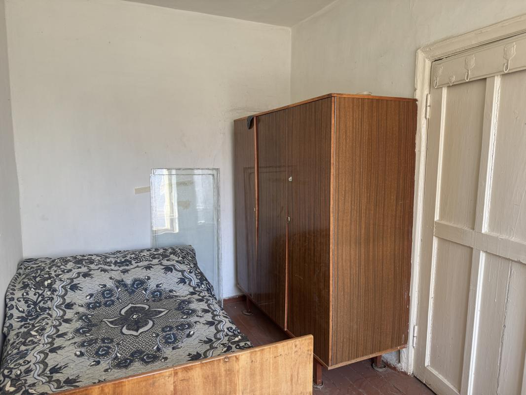 Продается 2-комнатная квартира, расположенная на 2 этаже 3-этажного дома в тихом районе, по адресу Л - Гай