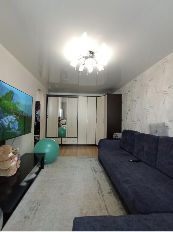 В продаже улучшенная  1-комнатная квартира по адресу:  г. - Новотроицк