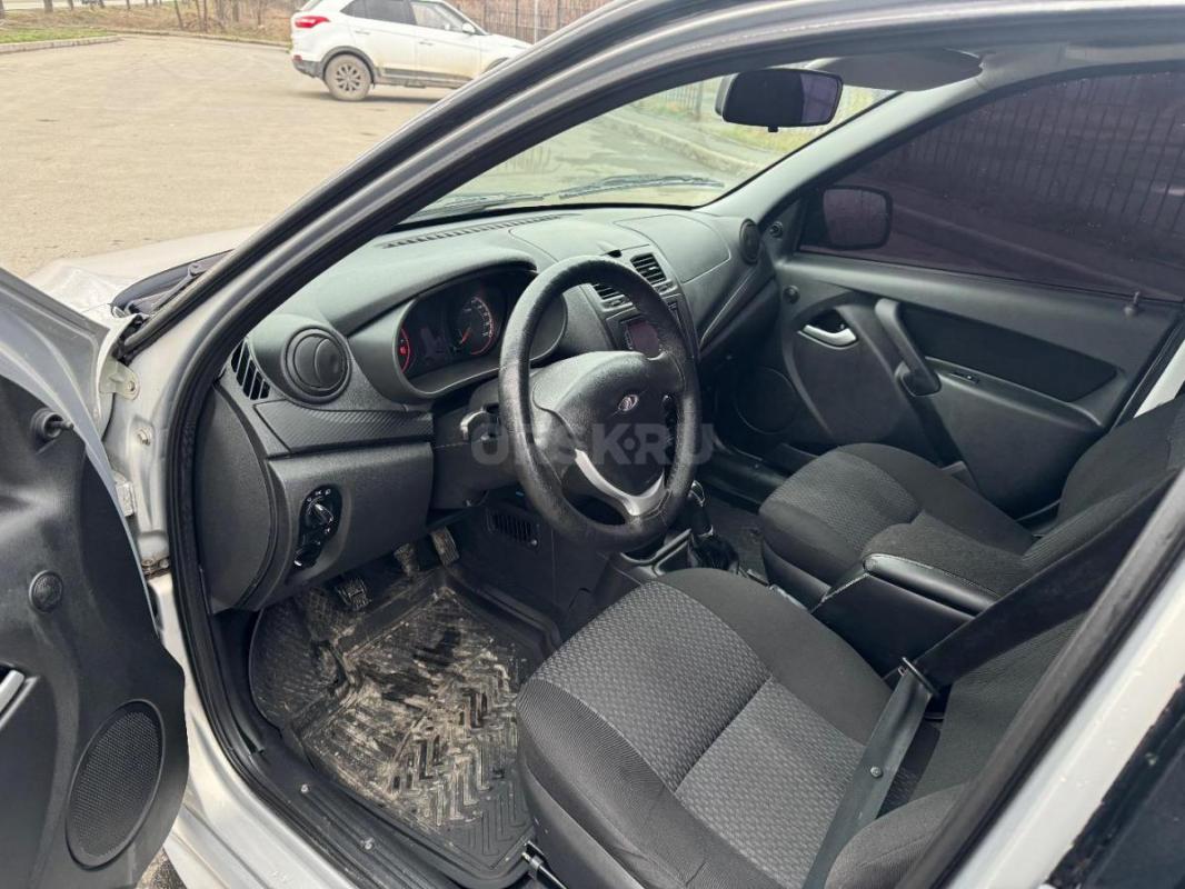 Калина 2 1.6 литра 8 клапанная 
Музыка 
Эур 
Сигнализация - Орск