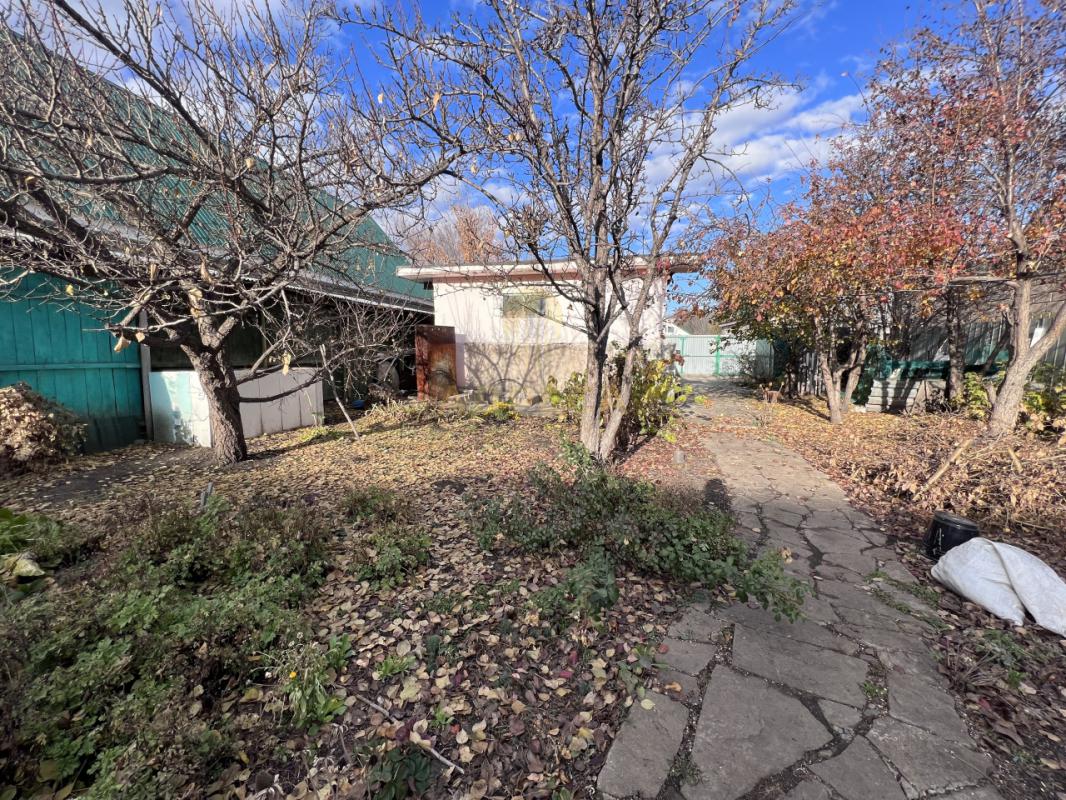 Продаётся 2-х этажный дом с земельным участком площадью 9 соток. - Кувандык