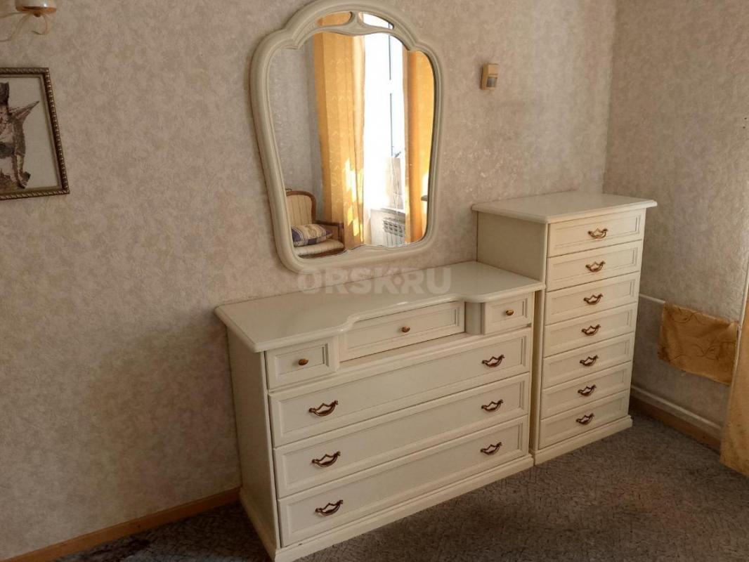 Спальный гарнитур производства Италия, б/у в хорошем состоянии. - Новотроицк