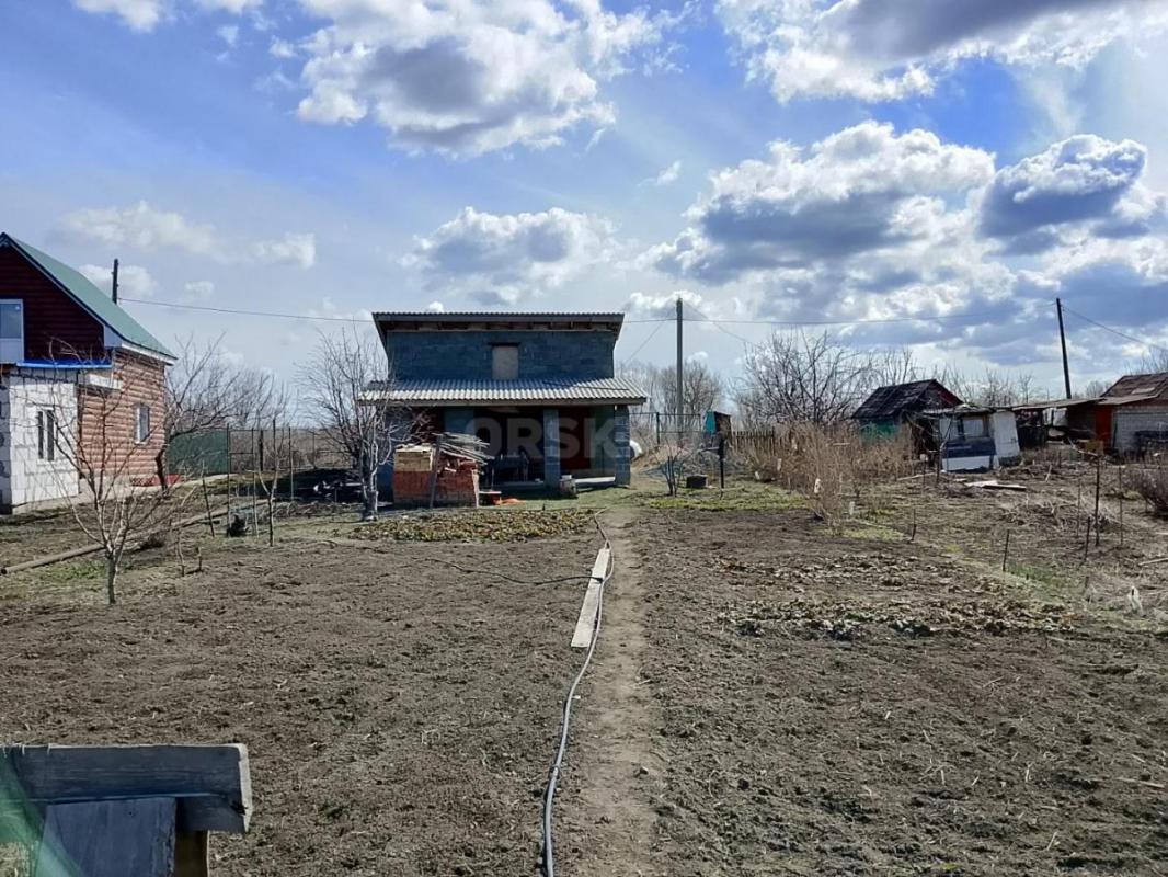 Дача в садовом обществе СНТ 5 ОМЗ, расположено в районе объездной Зеленхоза по пути к Уральской дере - Орск