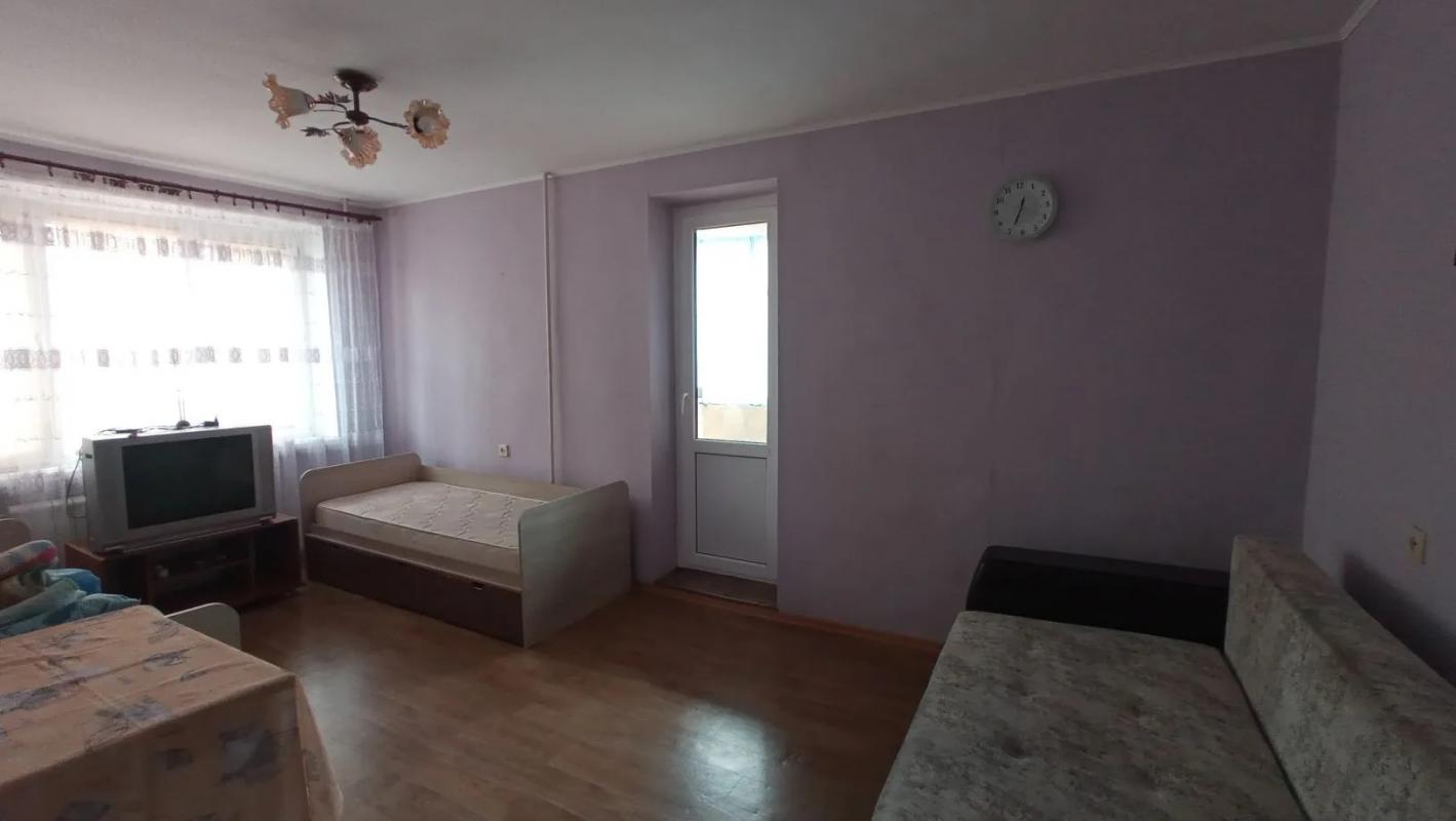 Продается солнечная, теплая 2 комнатная квартира улучшенной планировки, мебель остается, двор благоу - Новотроицк