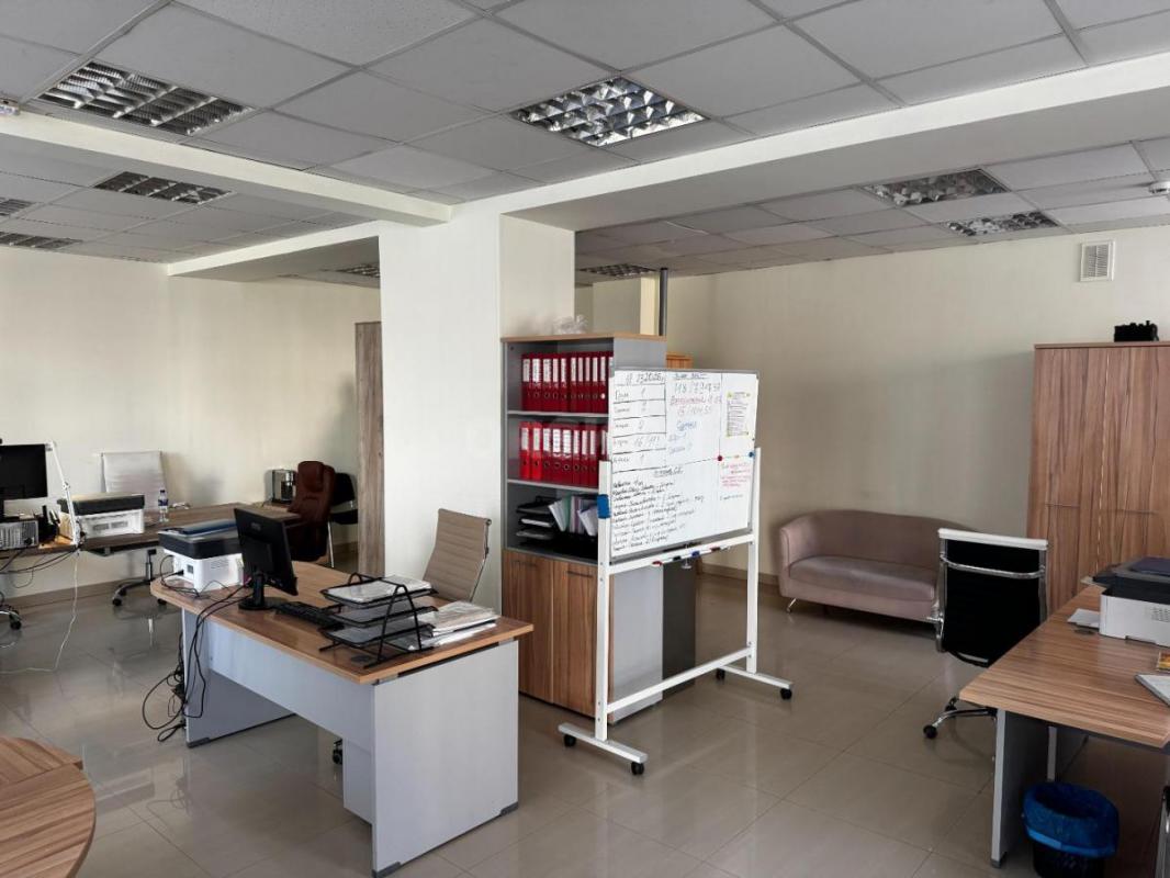 Сдается в аренду торговое помещение  74 кв. - Орск