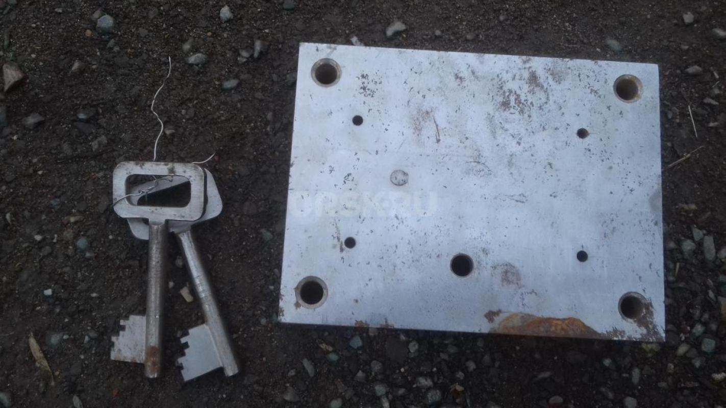куплю замок гаражный с ключами по типу как на фото. - Орск
