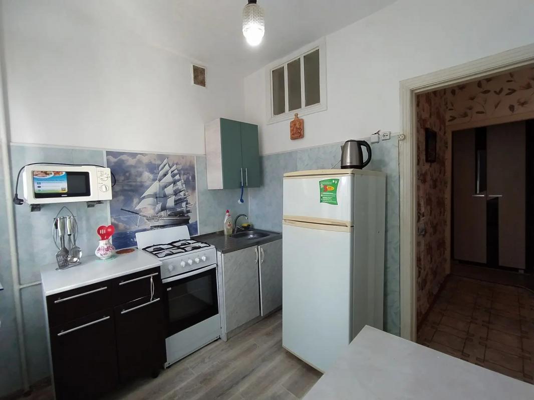 ПРОДАËТСЯ 2-Х КОМНАТНАЯ КВАРТИРА, НА 2 ЭТАЖЕ, 4-Х ЭТАЖНОГО КИРПИЧНОГО ДОМА, В ЦЕНТРЕ ГОРОДА! - Новотроицк