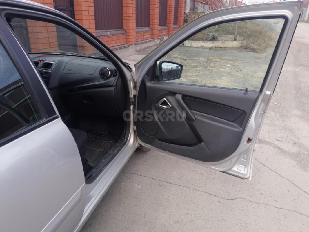 продаю свою машину, в такси не работал, ездил один человек я. - Орск