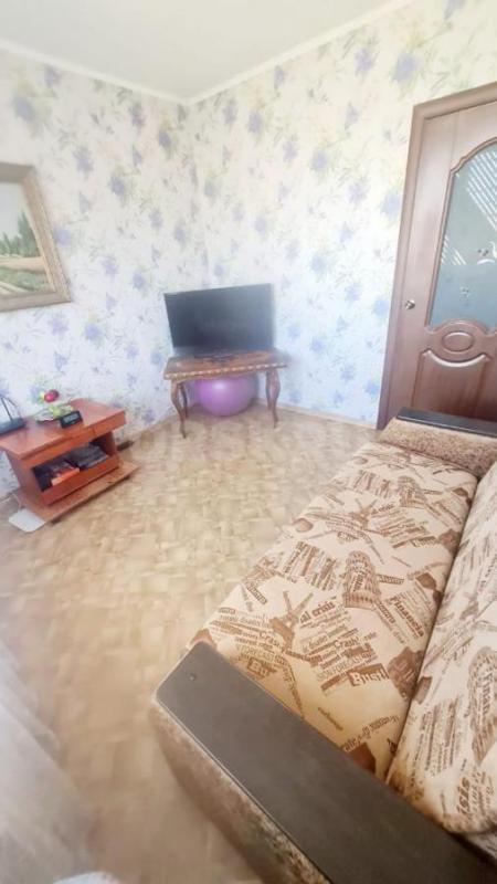 Продаётся светлая и уютная 3-комнатная квартира улучшенной планировки по адресу: ул. - Орск