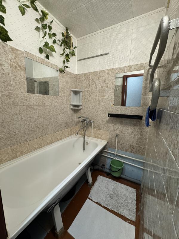 Продаётся двухкомнатная квартира площадью 44,4 кв. - Гай