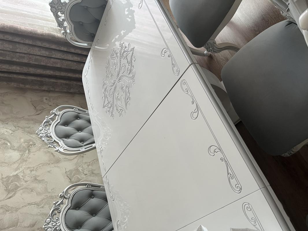 Продам стол со стульями состояние новое 3 м ширина 1 м (стулья 10 штук) раздвижной можно 2 м - Новотроицк