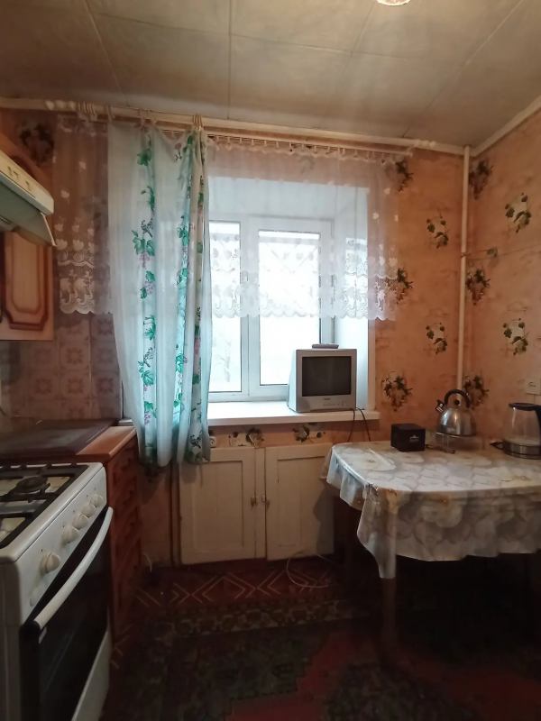 В продаже  2-комнатная квартира по адресу:  г. - Новотроицк