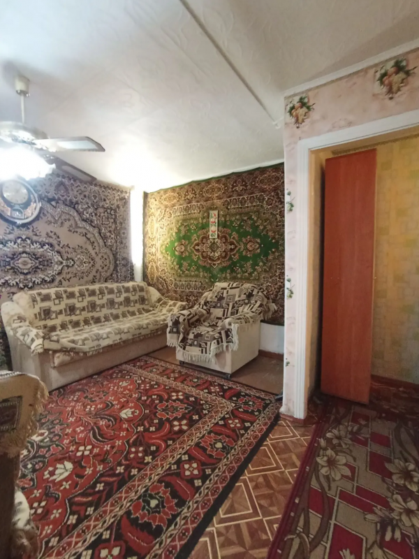 В продаже  2-комнатная квартира по адресу:  г. - Новотроицк