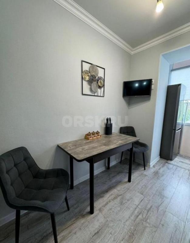 Двухкомнатная квартира в центре города, с новым евро ремонтом. - Орск