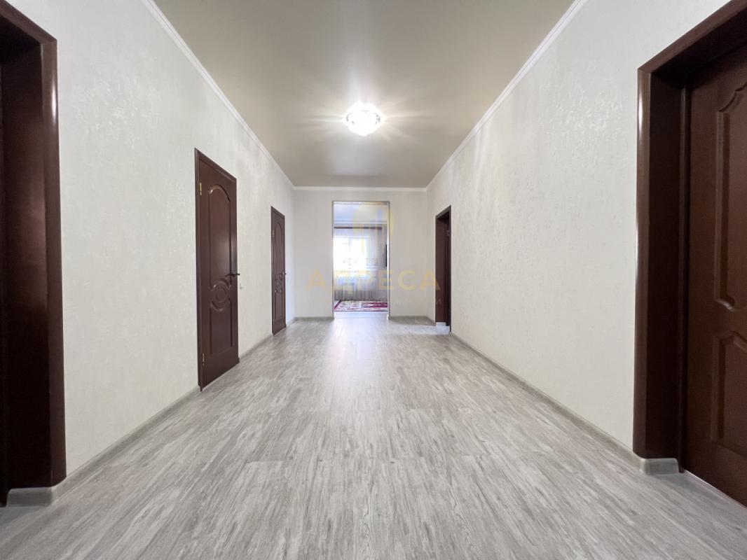 Продаётся просторный и надёжный дом для большой семьи в поселке Ленина ( Заречье) со всей необходимо - Ленина