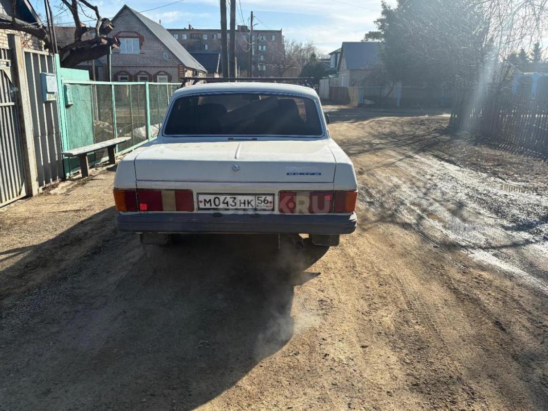 Продам Волгу, резина зима-лето на дисках - Орск