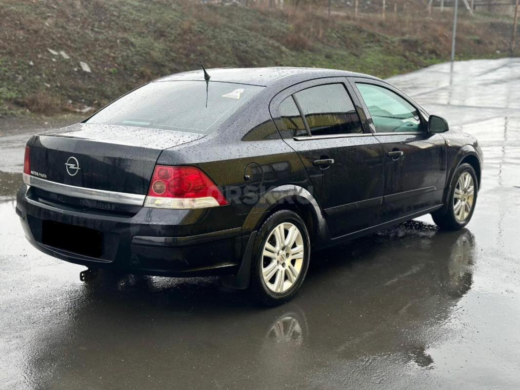 Продам Opel Astra H 2011г
3 собственника 
Пробег 197.000
Двигатель 1.6 в идеальном состоянии
Кор - Орск