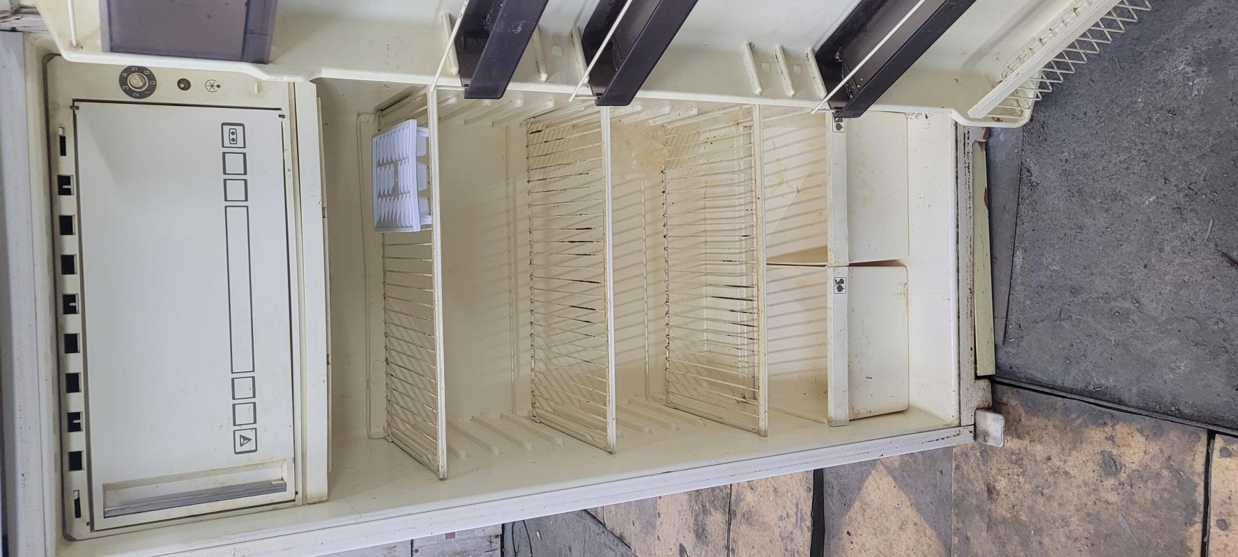 Рабочий холодильник,находится в Орске на Ялтинской - Орск