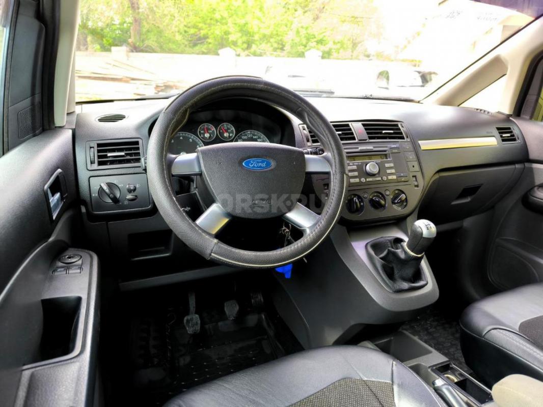 Двигатель 1.8
 Два комплекта колëс
 Юредически чист
 Полный комплект ключей

 Предоставим полно - Орск