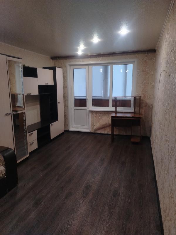 Сдаётся двух комнатная квартира на длительное время только порядочным людям без животных рядом школа - Новотроицк