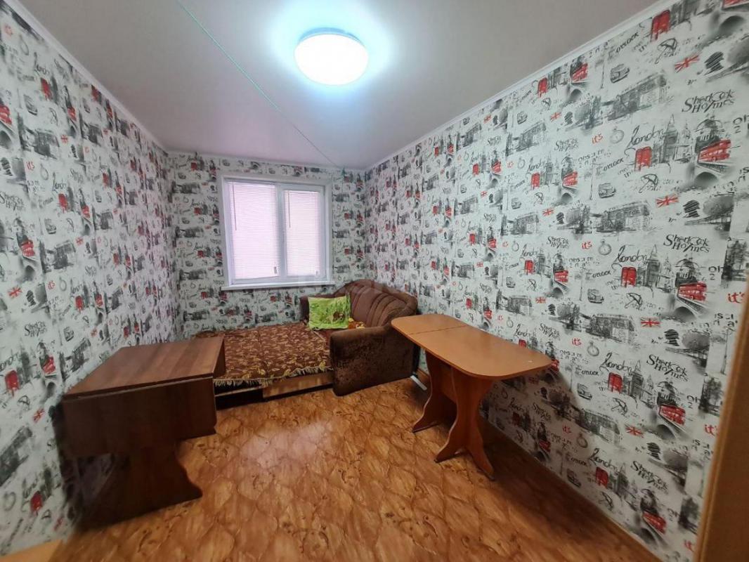 Продам 2 х- комнатную квартиру по адресу: ул. - Орск