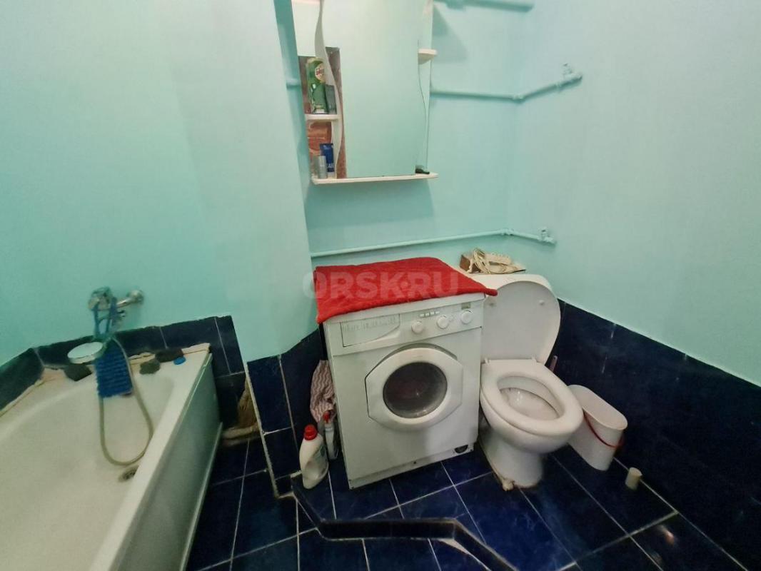 Продам 2 х- комнатную квартиру по адресу: ул. - Орск