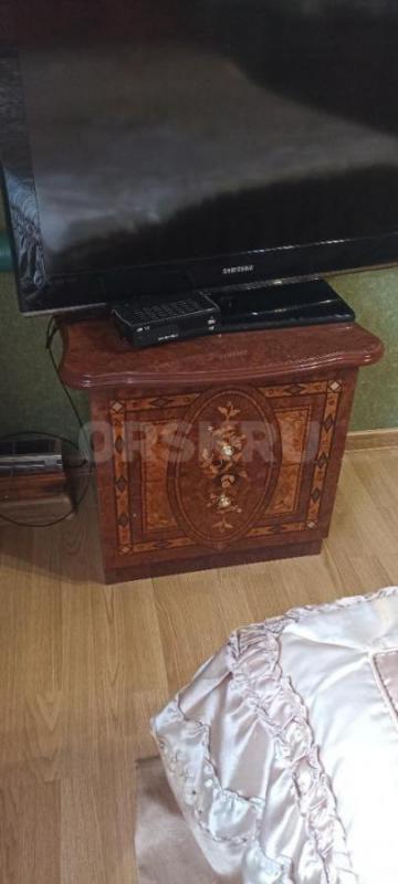 Продам импортный спальный гарнитур: шкаф, кровать, 2 тумбочки и комод с зеркалом. - Орск