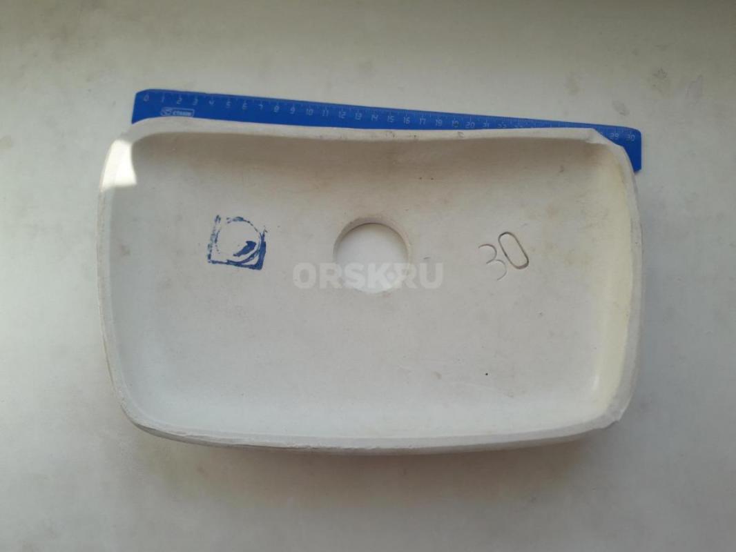 Крышка бачка унитаза, модель неизвестна, бу, маленький скол, 400р. - Орск