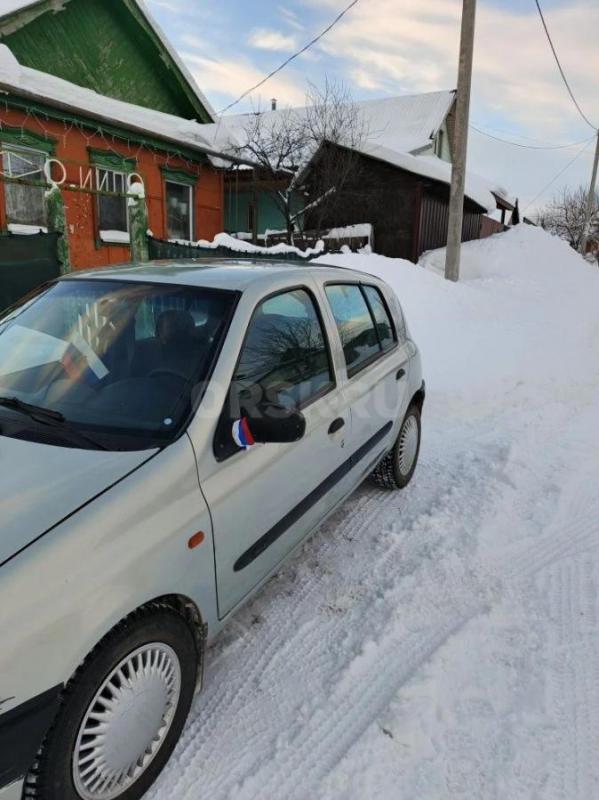 Продам Рено Клио 2, в рабочем состоянии, сборка Франция, имеется Гур, кондиционер, подушки безопасно - Медногорск